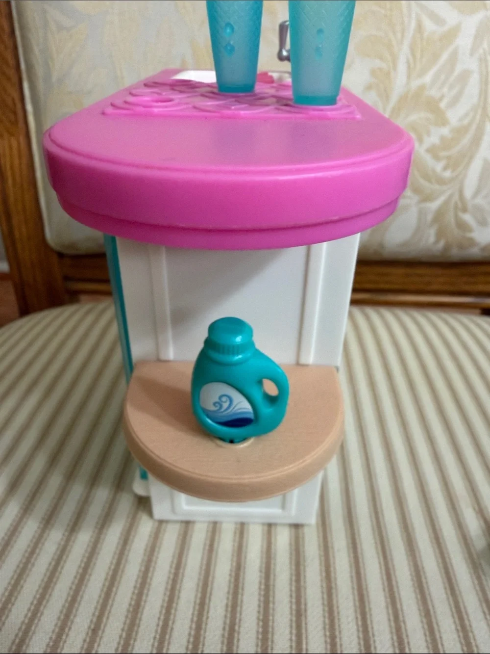 Barbie Indoor Furniture Set with Kitchen Dishwasher (2018)